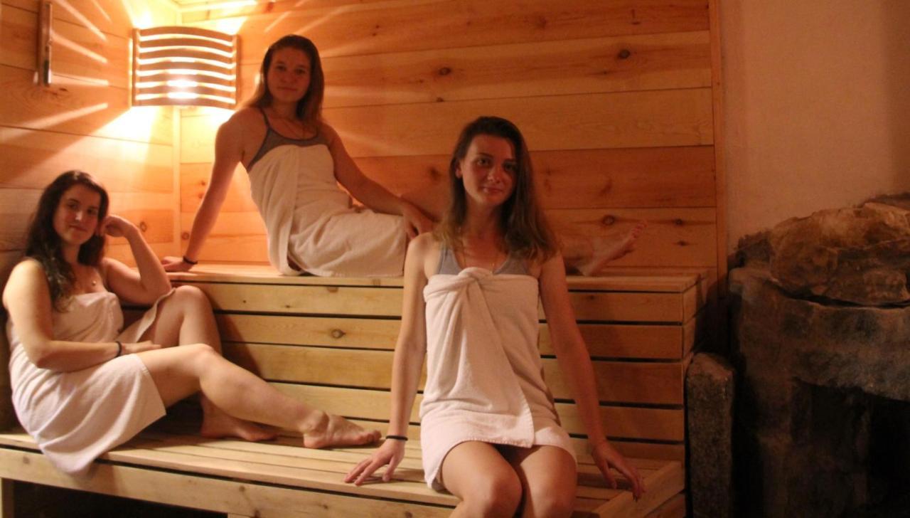 Landhotel Storchenkrug Rühstädt Exteriör bild