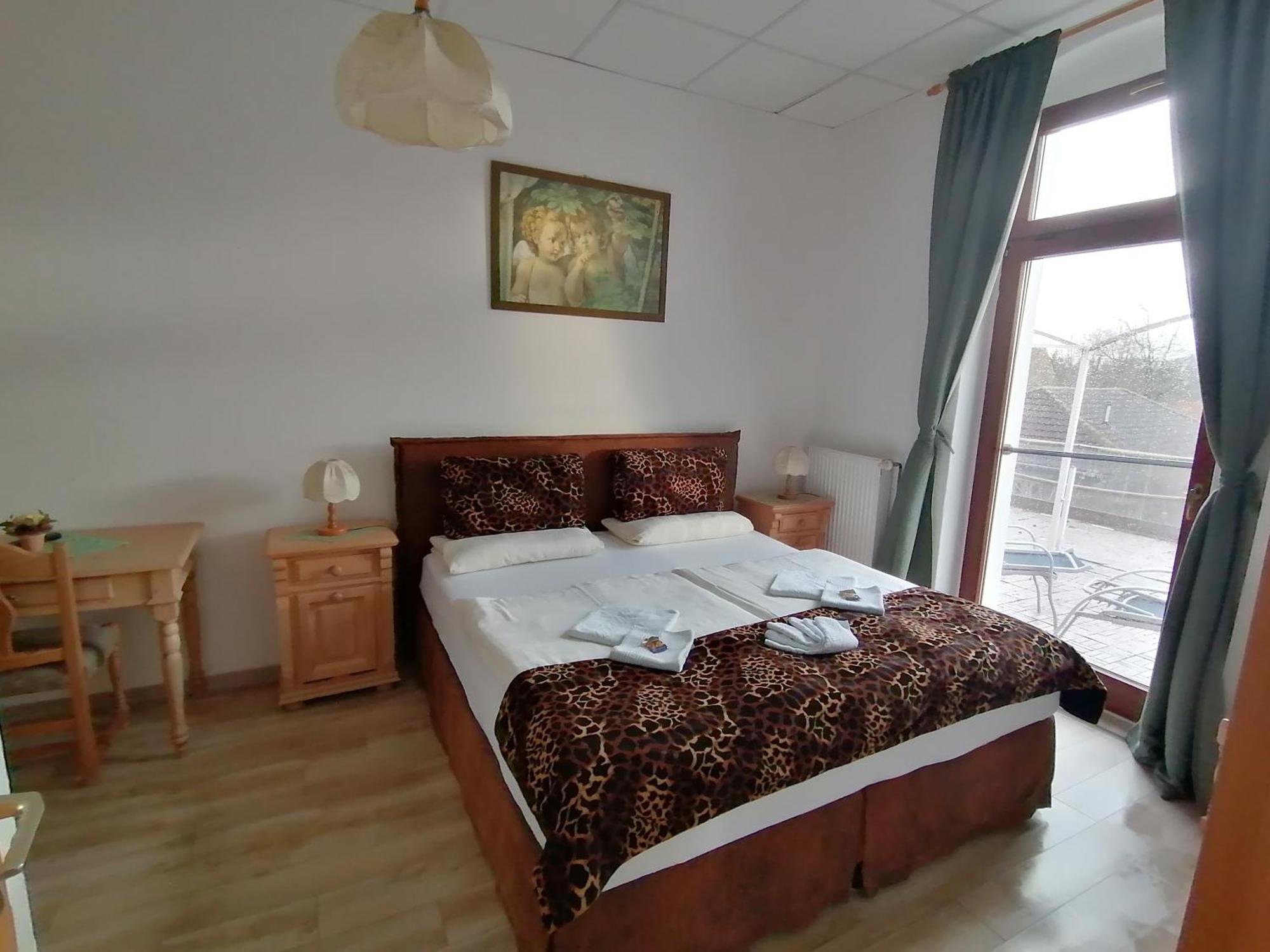Landhotel Storchenkrug Rühstädt Exteriör bild